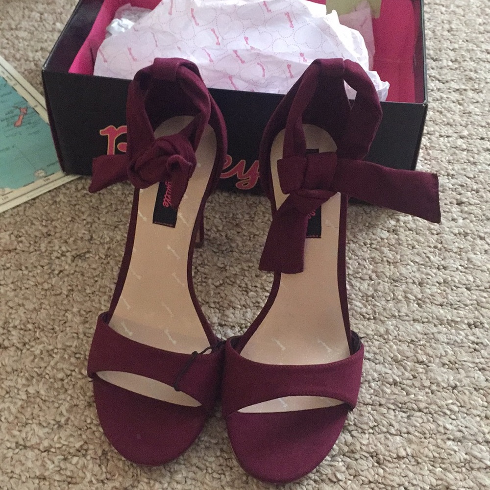 Betsy Johnson heels!